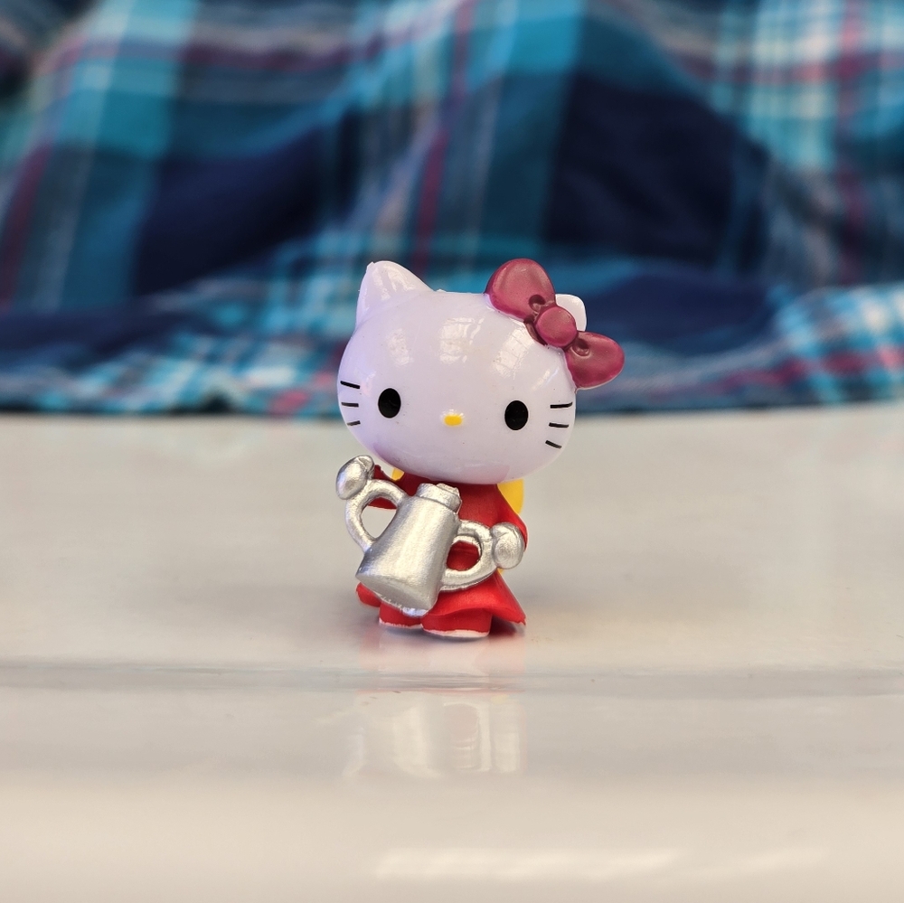 🍒🍒 Hello Kitty Mini Figure